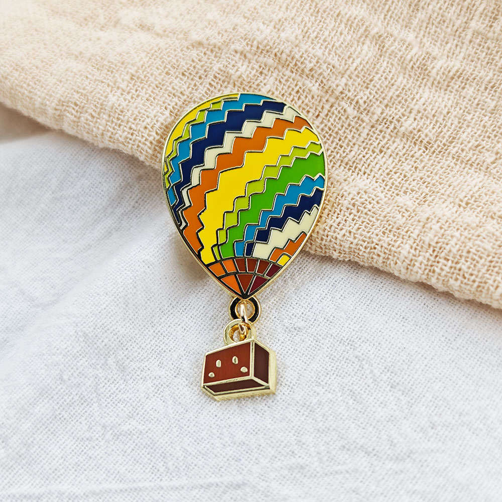 Emaliowana przypinka z tęczowy – Embroidery Bali recenzja i cena