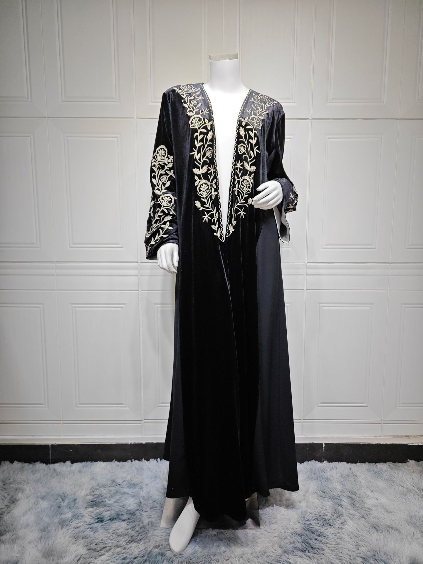 Abaia z aksamitu, otwarta, Dub – Embroidery Kebaya recenzja i cena